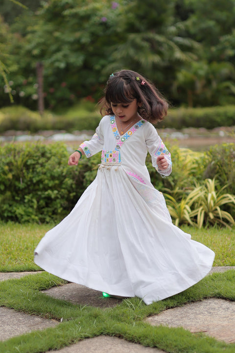 White Celebrate the spirit of Navratri with our exclusive Kids Set of Navratri dresses for kids