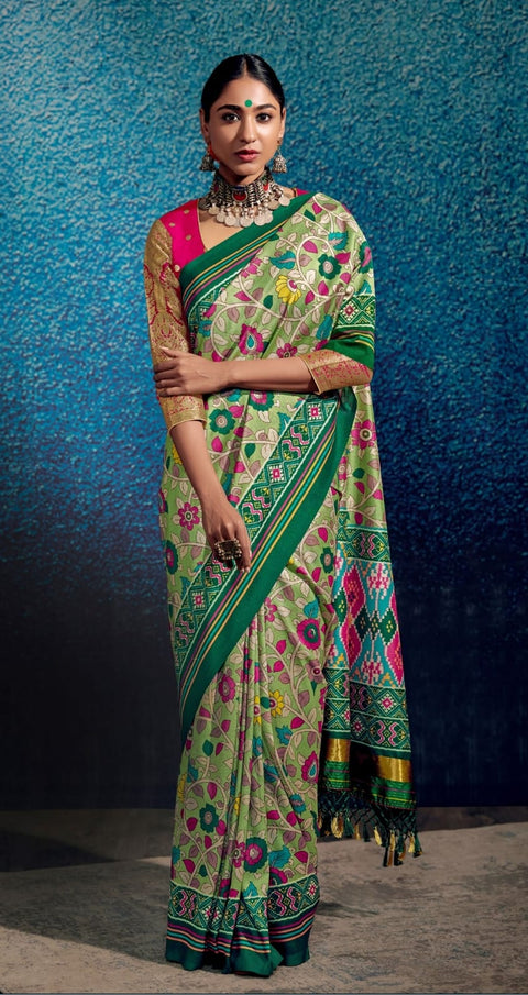 Green beautiful Indian saree with blouse in ,USA Perfect for Indian wedding or party wear for women