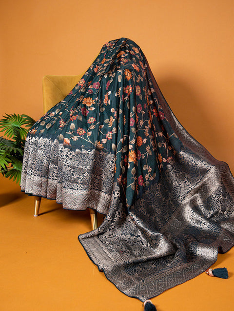 Gray Featuring a viscose saree with kalamkari print to be you’re a vision of unparalleled beauty