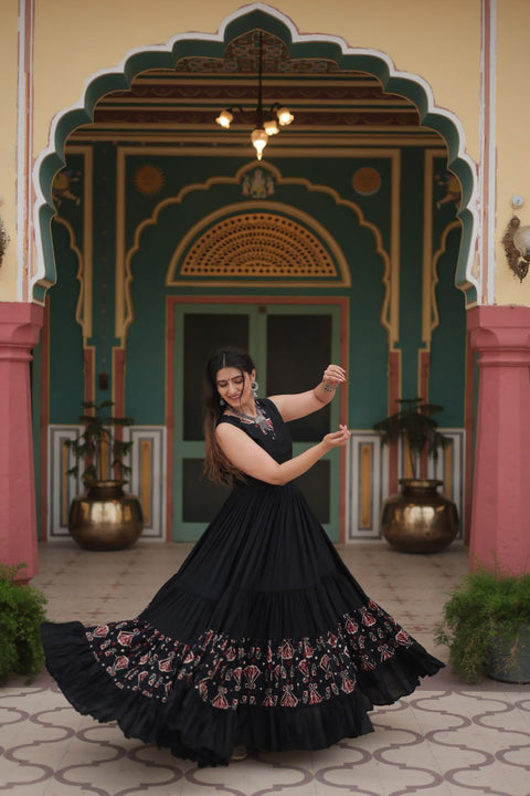 Black Brighten Up Your Performance In This Navratri With Our Designer Outfit made By Heavy Premium Quality Fabric Gown