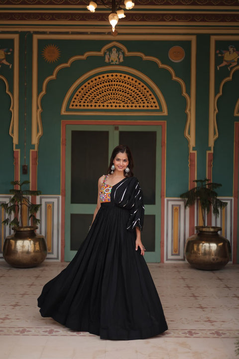 Elevate Your Festive Wardrobe With This Black Designer Outfit For Navaratri For woman