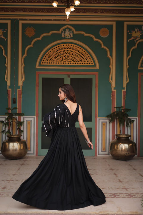 Elevate Your Festive Wardrobe With This Black Designer Outfit For Navaratri For woman