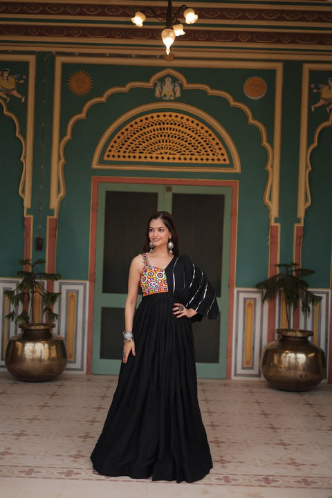 Elevate Your Festive Wardrobe With This Black Designer Outfit For Navaratri For woman