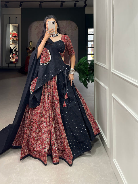 Black Presenting to you our latest masterpiece of Navratri collection. Dress up into this printed new maroon color and the mirror work chaniya choli for women