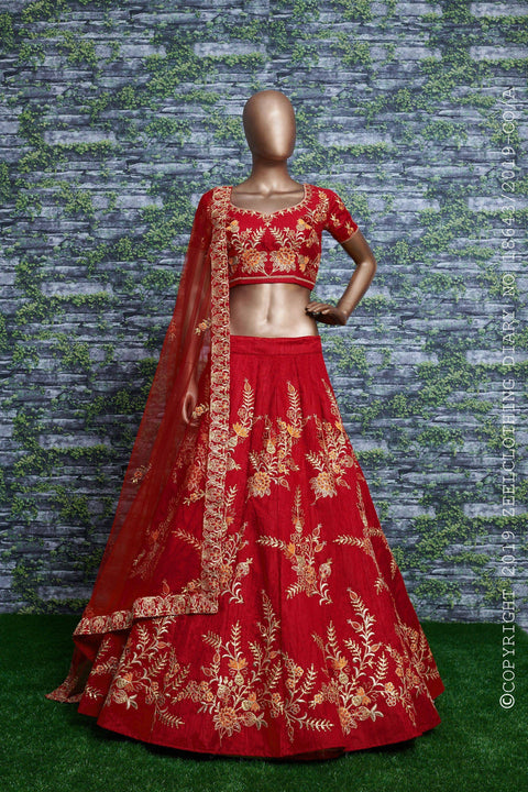 Red Adorn a simple yet elegant charm with this ensemble in an this dark red lehenga choli for women