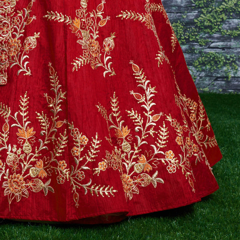 Red Adorn a simple yet elegant charm with this ensemble in an this dark red lehenga choli for women